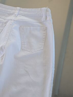 Women’s Straight Leg Jeans — White